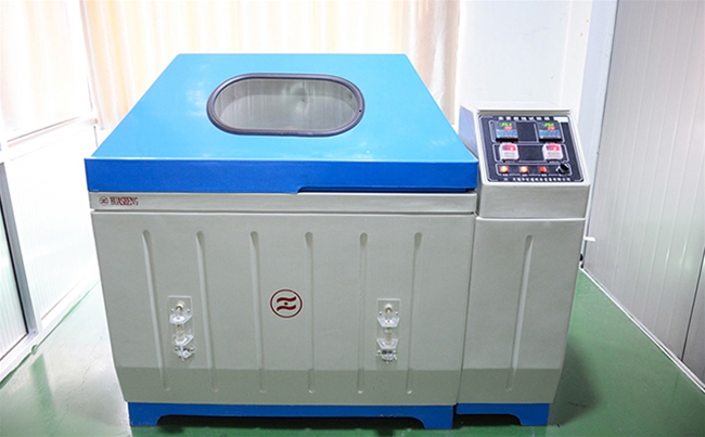 Salt spray test chamber