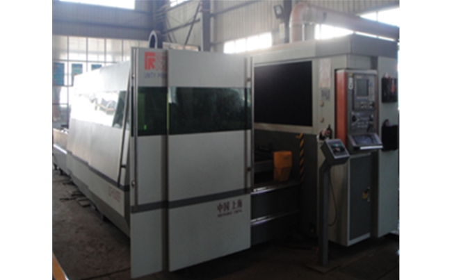 Fiber laser cutting machine